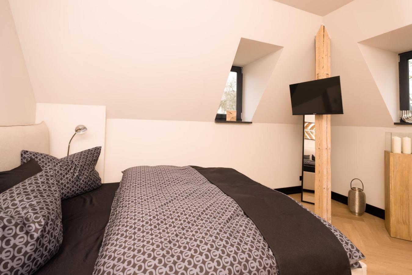 * Stadtvilla Plauen * * Aussergewoehnlich * 2 Zimmerwohnung * Zentrumsnah Extérieur photo