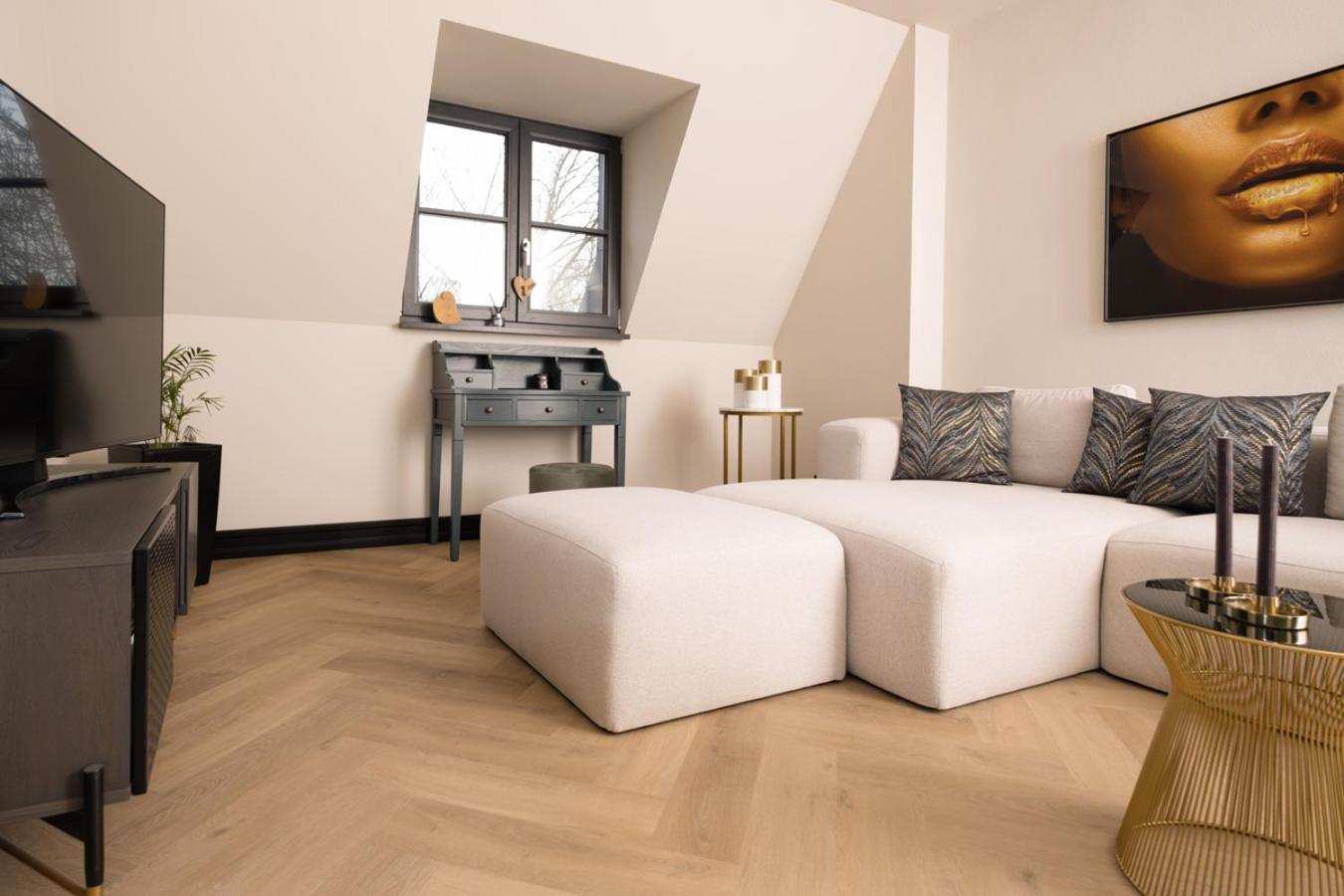* Stadtvilla Plauen * * Aussergewoehnlich * 2 Zimmerwohnung * Zentrumsnah Extérieur photo