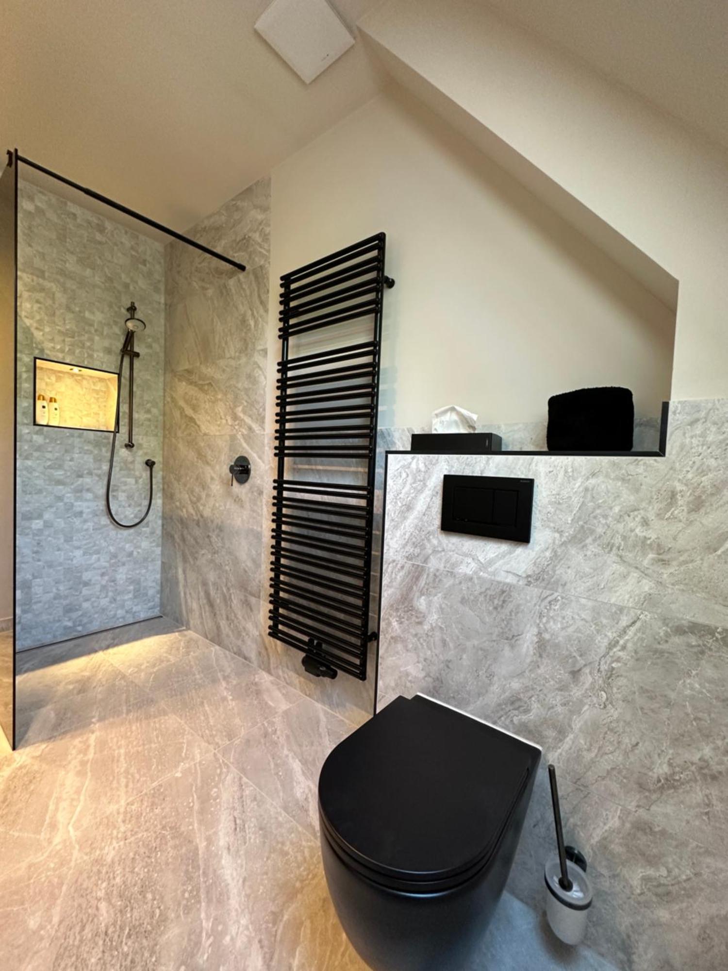 * Stadtvilla Plauen * * Aussergewoehnlich * 2 Zimmerwohnung * Zentrumsnah Extérieur photo