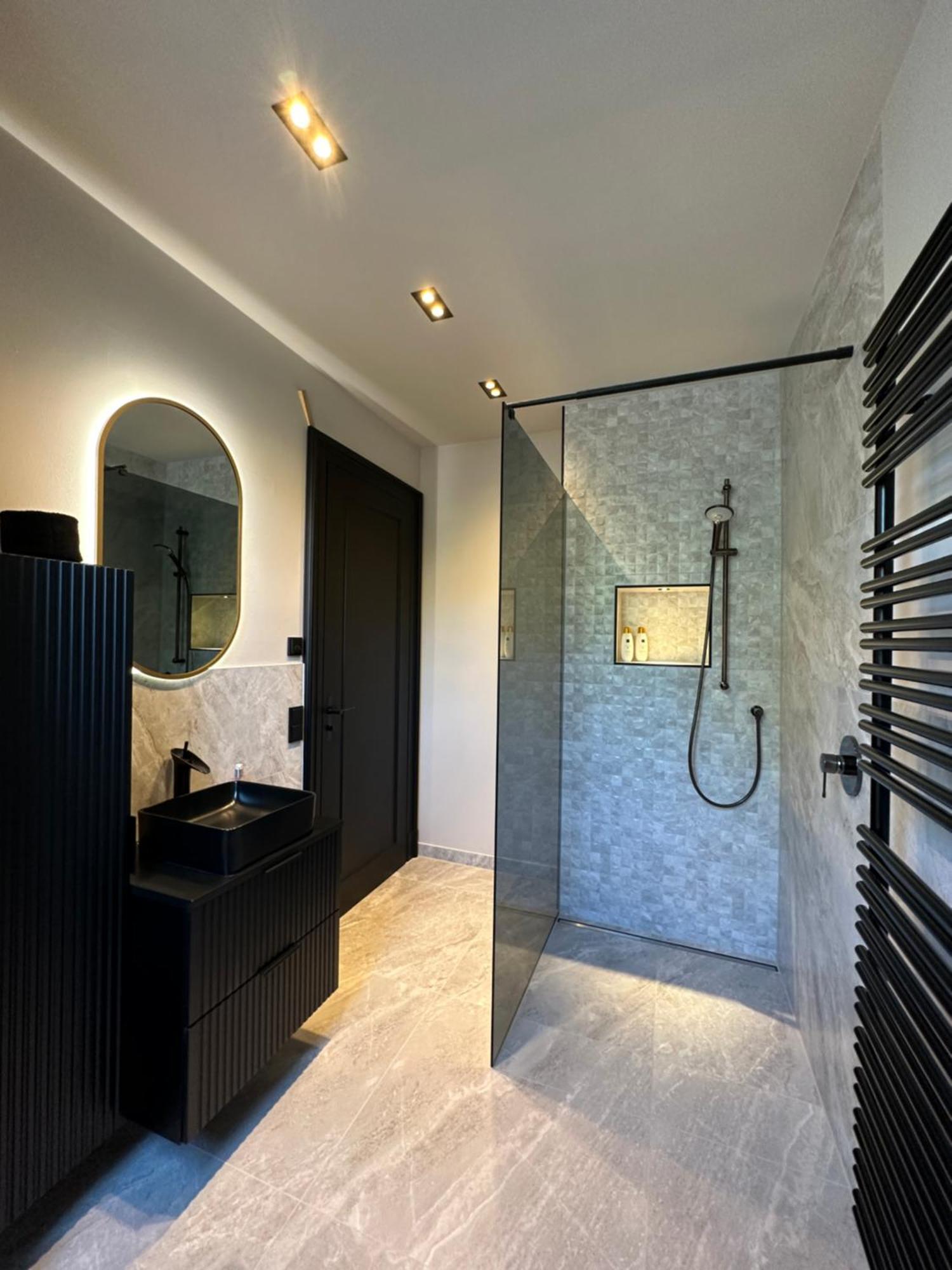 * Stadtvilla Plauen * * Aussergewoehnlich * 2 Zimmerwohnung * Zentrumsnah Extérieur photo